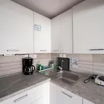 Office 3 By Vilfredo Apartman